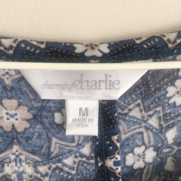Like new Blue and Tan Medium patterned top - Picture 3 of 5
